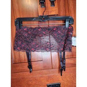 NWT Frederick's of Hollywood Seduction Black and Red Lace Garter Belt Size S/M